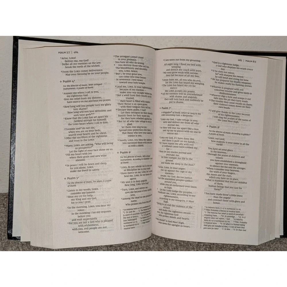 NIV Holy Bible New International Version Black‎ Hardcover Zondervan